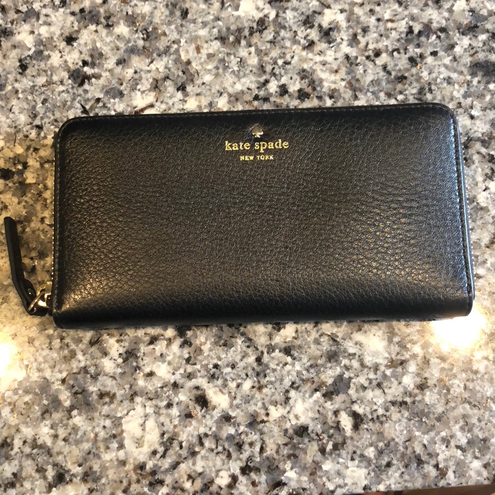 Kate Spade zip wallet